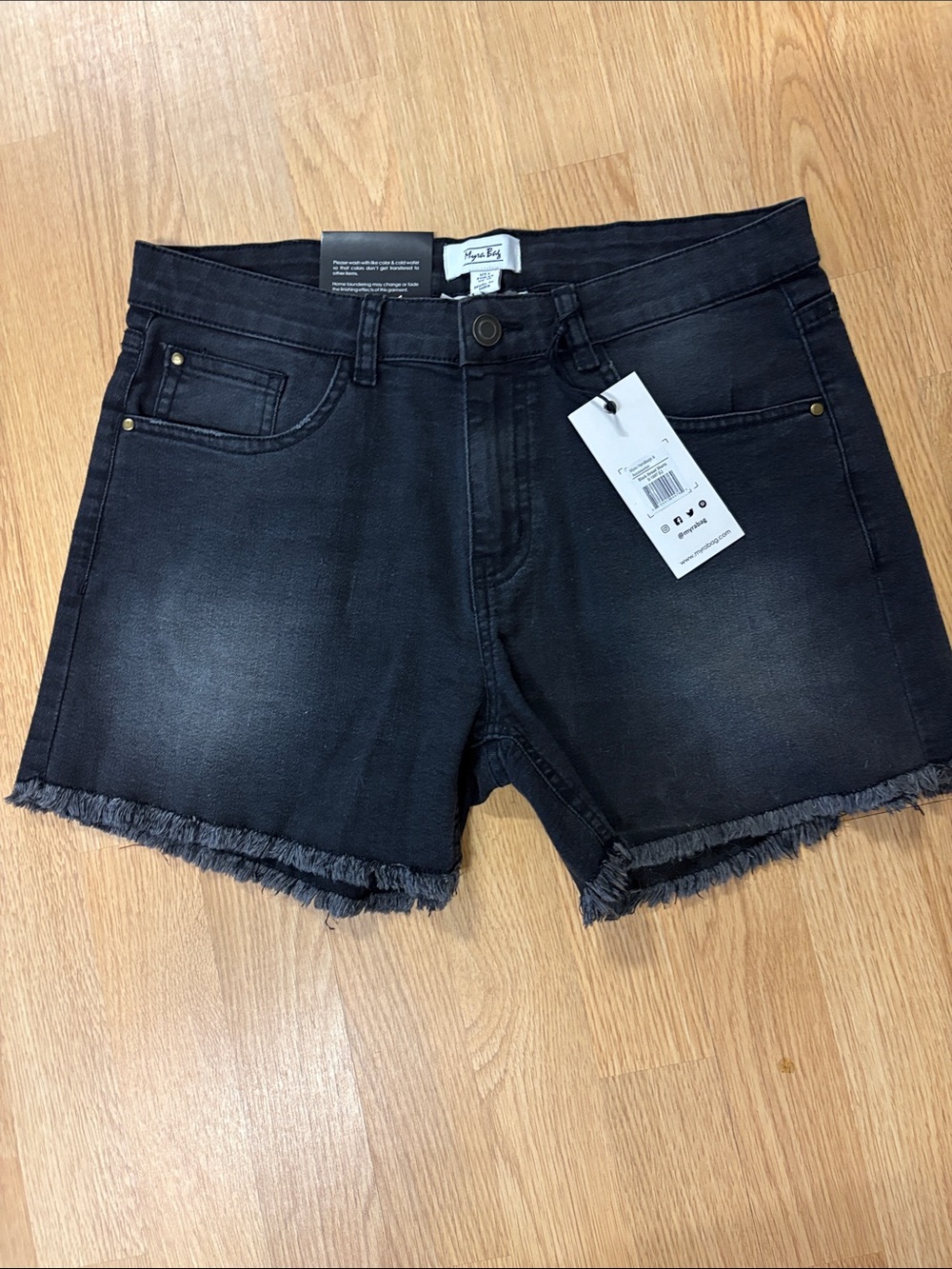 NWT Myra Bag Black Thread Shorts Size L